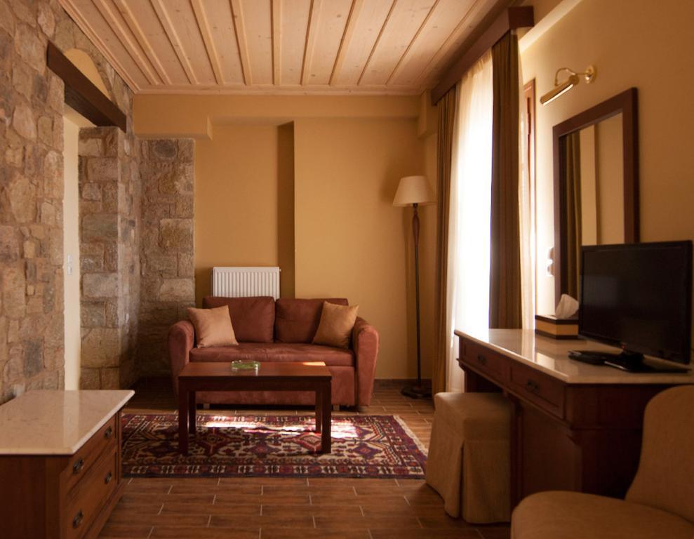 Alpen House Hotel & Suites أراخوفا المظهر الخارجي الصورة