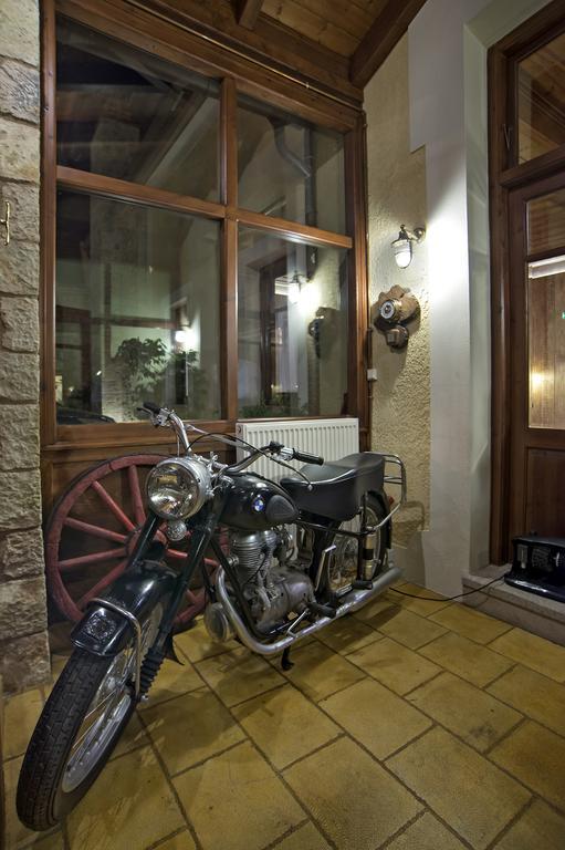 Alpen House Hotel & Suites أراخوفا المظهر الخارجي الصورة