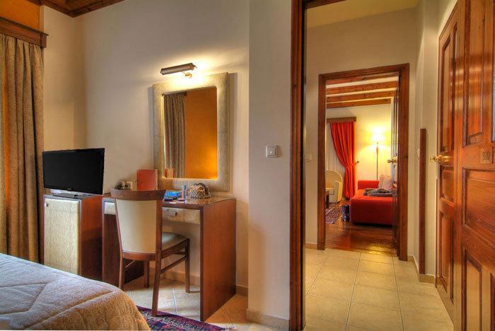Alpen House Hotel & Suites أراخوفا الغرفة الصورة